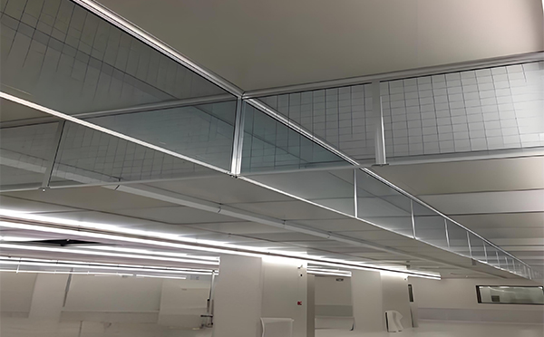 和田玻璃挡烟垂壁