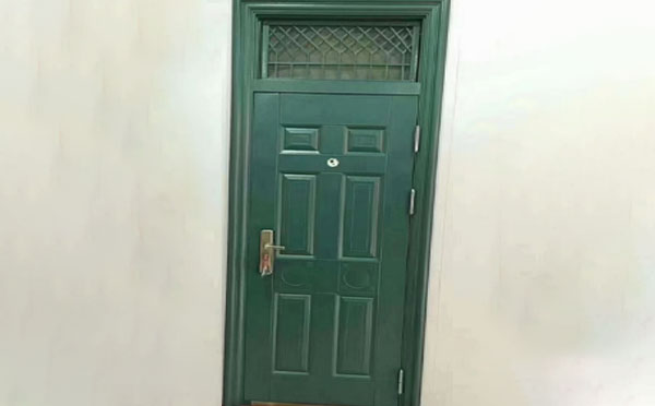 和田学校教室门