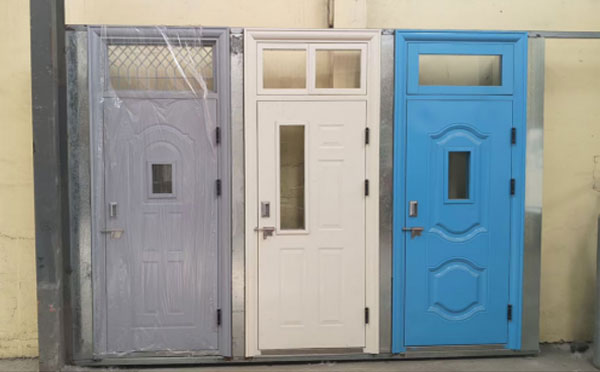 和田学校教室门