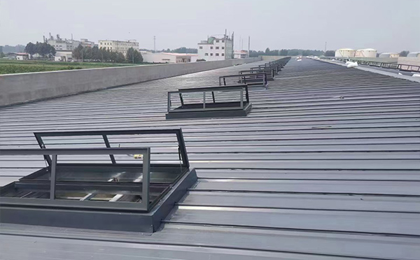 某中学室内体育馆和田排烟窗改造项目