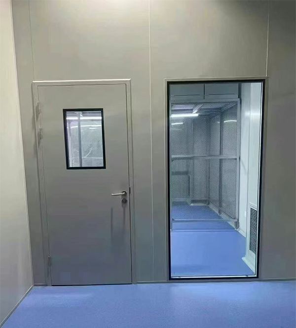 学校教学楼完成和田防火门标准化安装